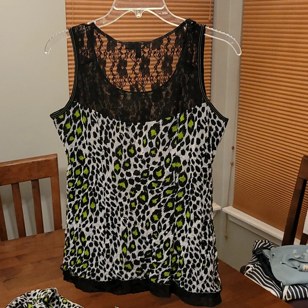 Piccadilly Jacket and matching tank, size Sm, animal print black, cream green - Picture 5 of 16